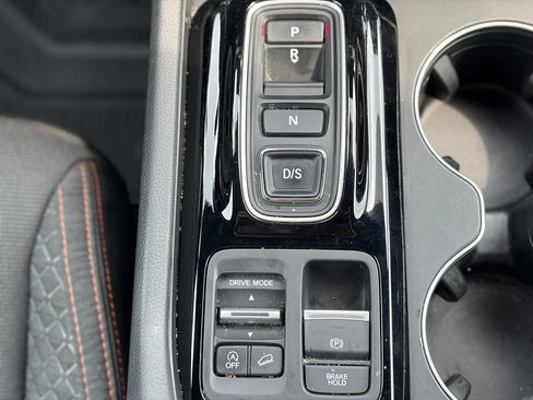 Used 2025 Honda Pilot Sport image 29