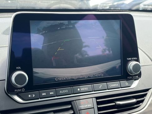 Used 2025 Nissan Altima 2.5 SV FWD image 24