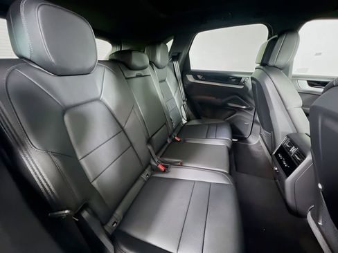 New 2026 Porsche Cayenne image 29