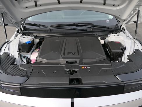 New 2026 Hyundai Ioniq 5 SEL image 18