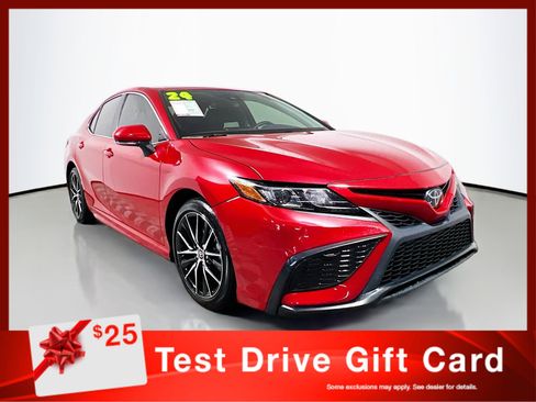 Used 2024 Toyota Camry SE image 1