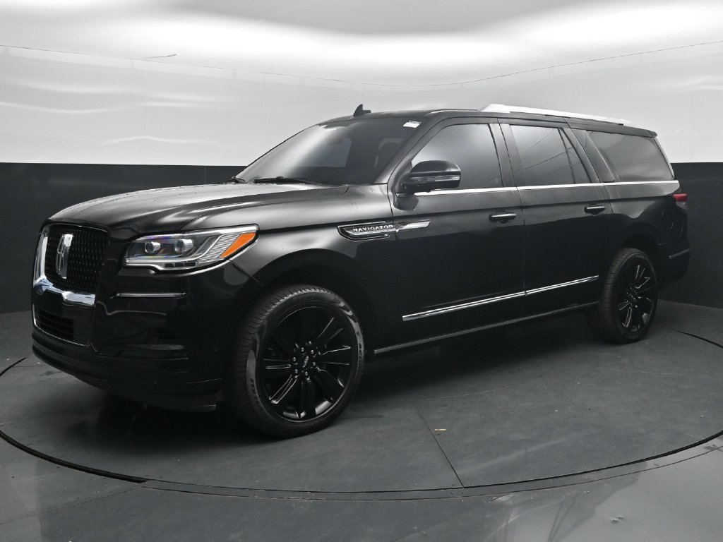 Used 2023 Lincoln Navigator L Reserve AWD/4WD image 1