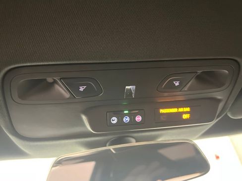 Used 2022 Chevrolet Camaro LT w/ Technology Package image 24