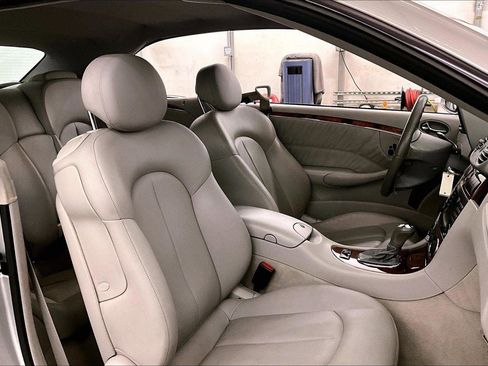 Used 2005 Mercedes-Benz CLK 320 Cabriolet image 8