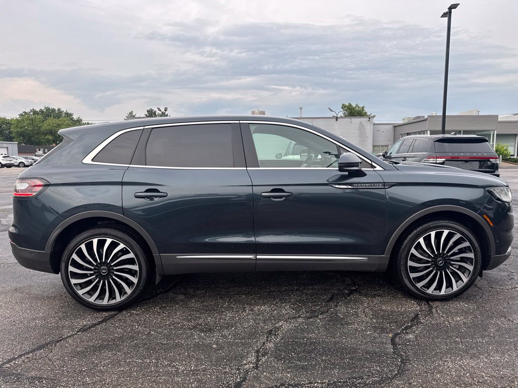Used 2023 Lincoln Nautilus Black Label w/ Class II Trailer Tow Package AWD/4WD image 7