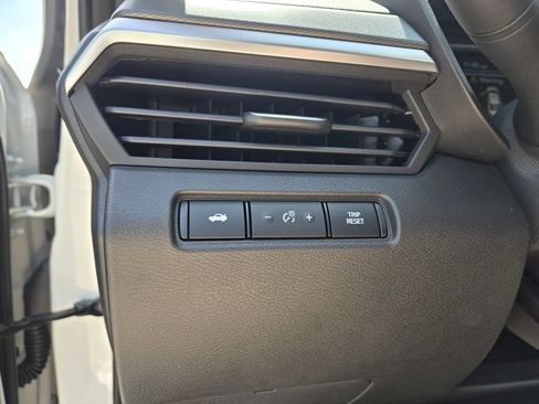 New 2026 Nissan Altima 2.5 SR FWD image 12