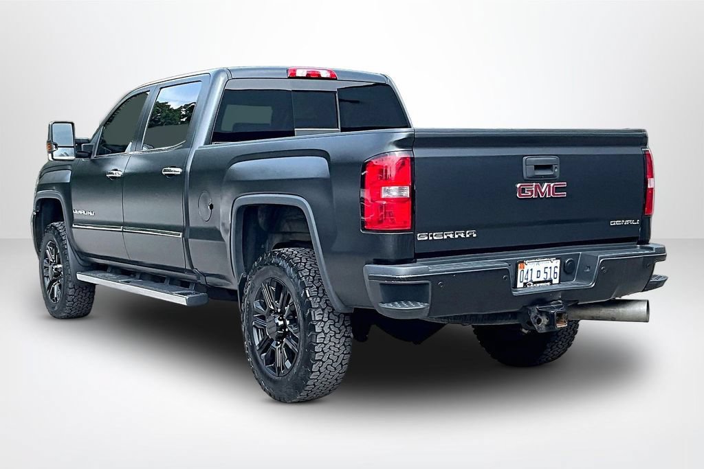 Used 2016 GMC Sierra 2500 Denali w/ Driver Alert Package AWD/4WD image 4