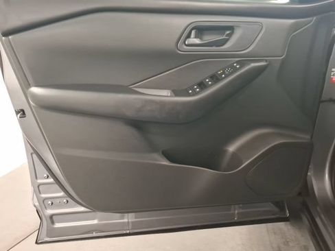 Used 2026 Nissan Rogue S FWD image 15