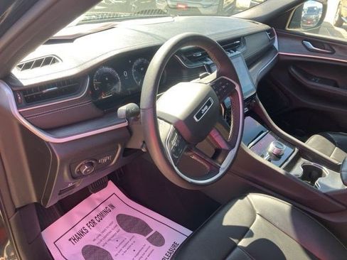 Certified 2024 Jeep Grand Cherokee L Limited w/ Luxury Tech Group II AWD/4WD image 13