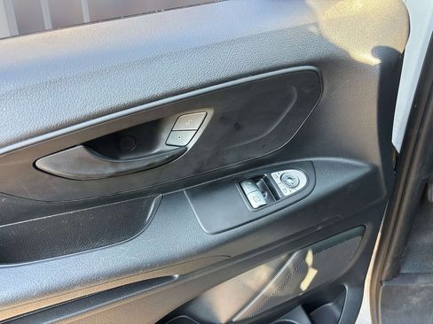 Used 2022 Mercedes-Benz Metris image 10