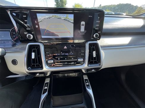 Used 2023 Kia Sorento S w/ Panoramic Sunroof Package image 14