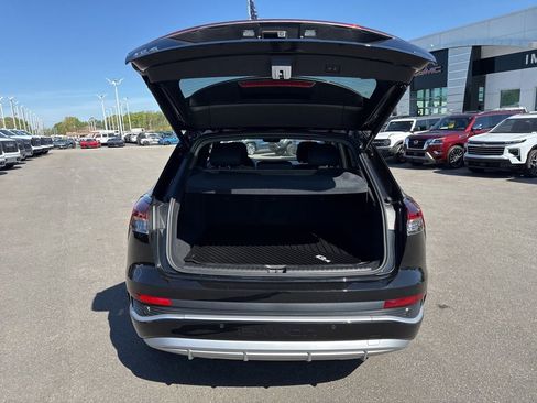 Used 2023 Audi Q4 e-tron Premium Plus w/ Premium Plus AWD/4WD image 31