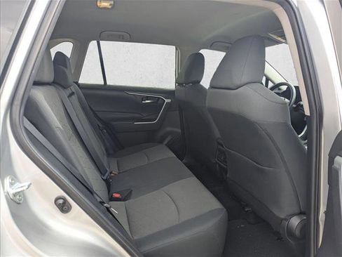 Used 2021 Toyota RAV4 XLE image 18