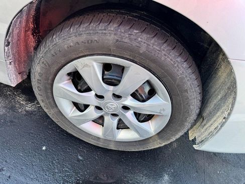 Used 2013 Toyota Matrix S image 5