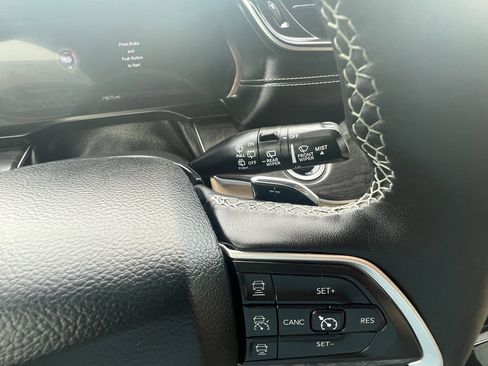 Used 2025 Jeep Grand Cherokee L Limited image 25