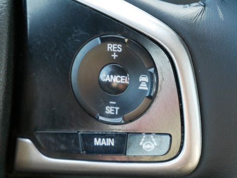 Used 2018 Honda CR-V Touring image 30