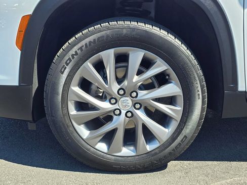 Used 2025 Buick Enclave Preferred FWD image 8