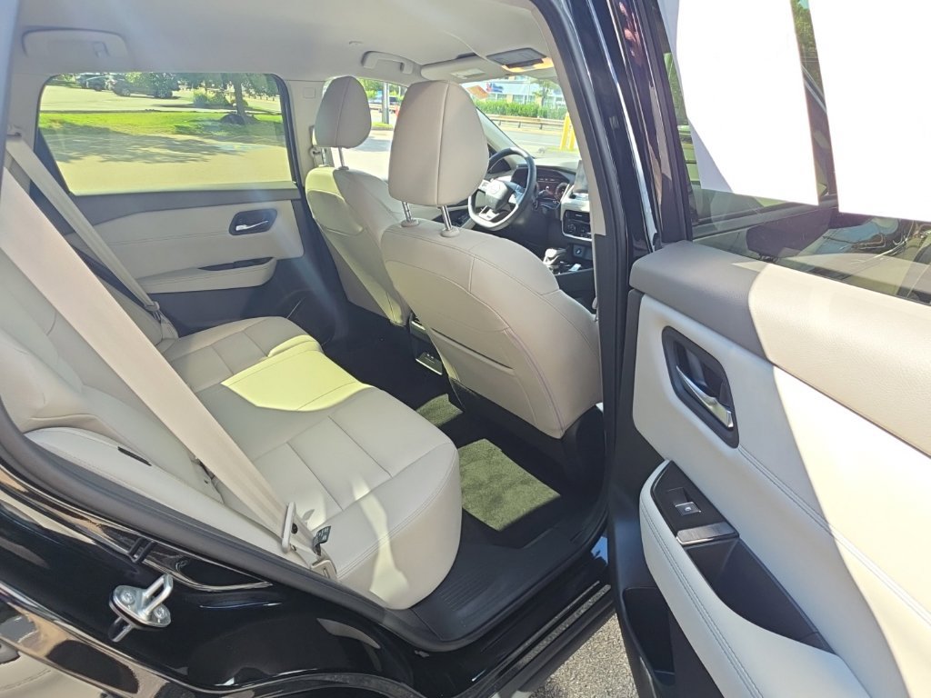 Certified 2025 Nissan Rogue SL AWD/4WD image 13