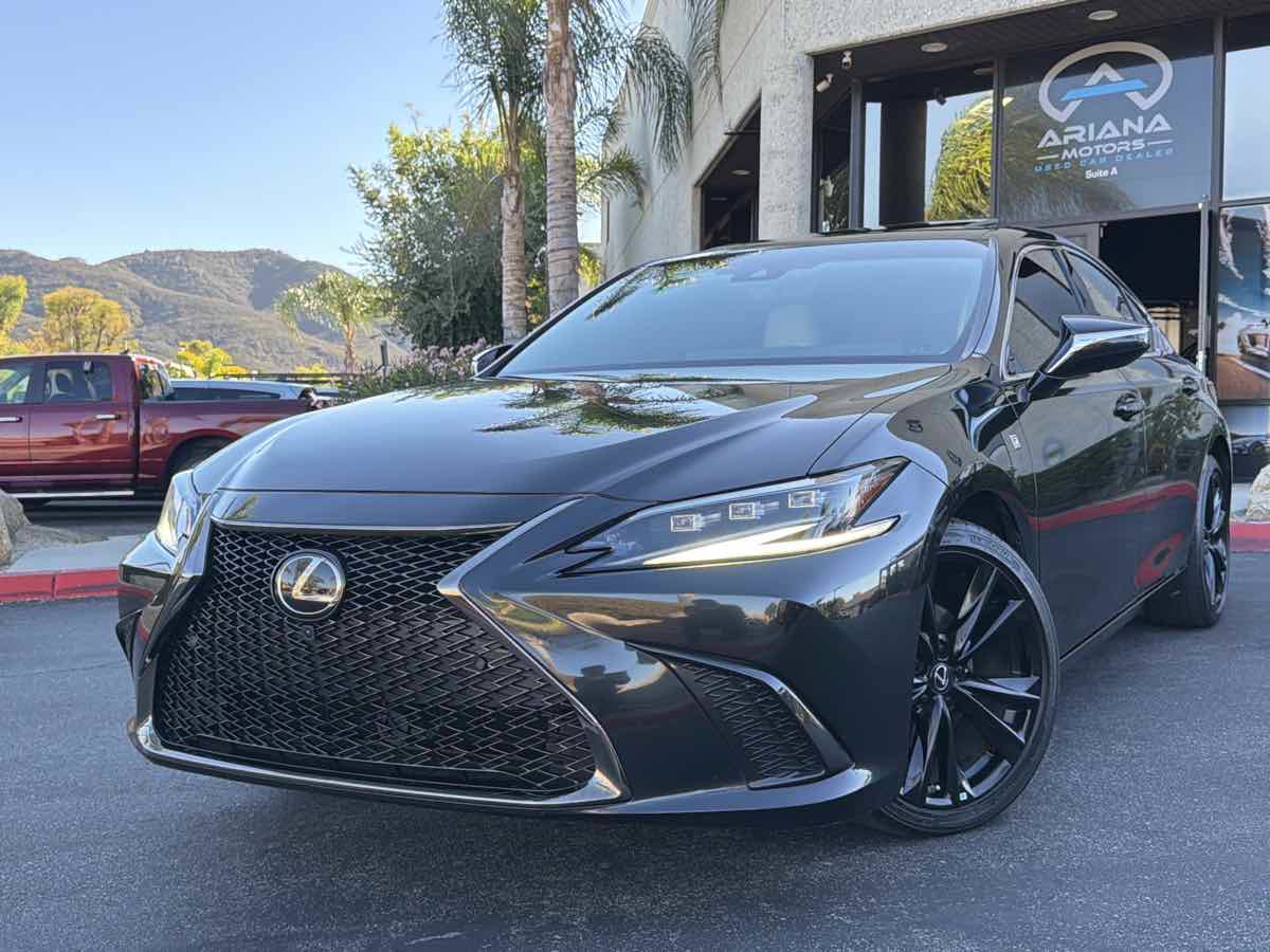 Used 2024 Lexus ES 300h F Sport w/ Accessory Package (Z1) FWD image 2