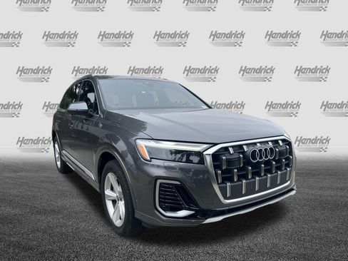 Used 2025 Audi Q7 2.0T Premium w/ Convenience Package AWD/4WD image 2