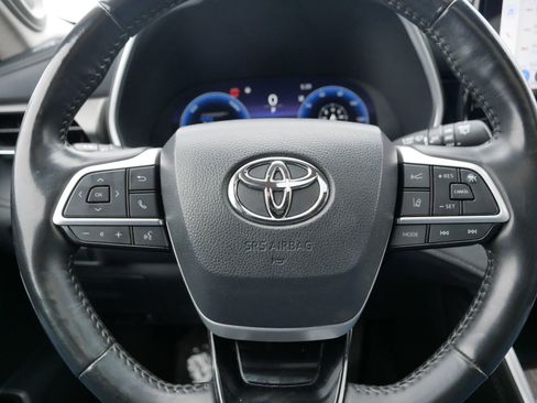 Used 2024 Toyota Highlander Limited image 29