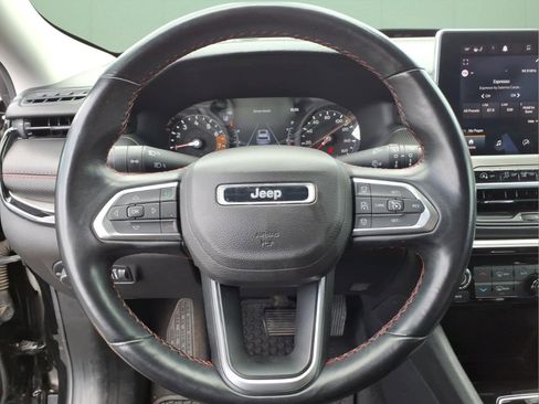 Used 2022 Jeep Compass Trailhawk w/ Trailhawk Convenience Group AWD/4WD image 18