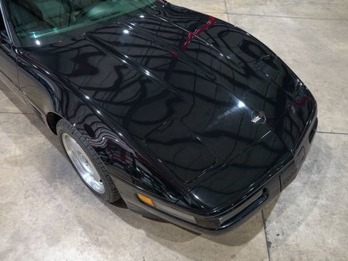 Used 1991 Chevrolet Corvette Coupe RWD image 18