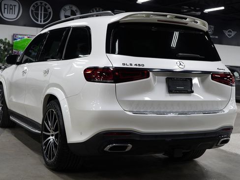 Used 2023 Mercedes-Benz GLS 450 4MATIC image 3