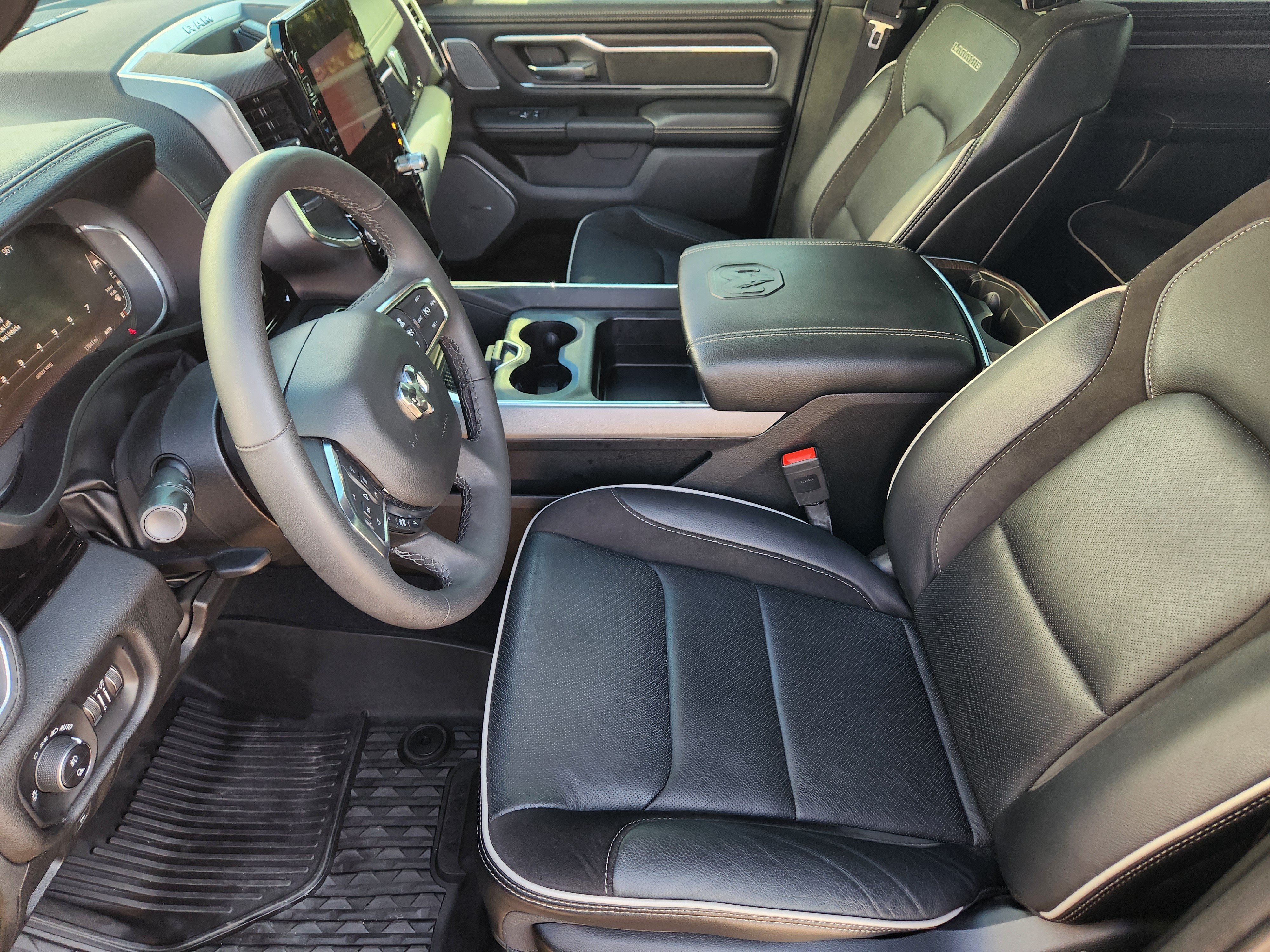 Used 2025 RAM 1500 Laramie AWD/4WD image 9