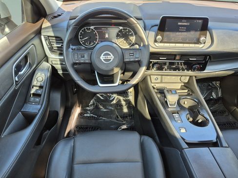 Certified 2021 Nissan Rogue SV w/ Premium Package FWD image 14