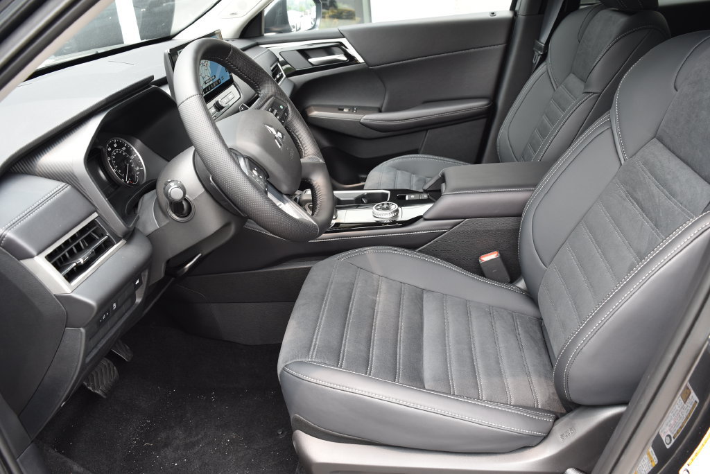 New 2026 Mitsubishi Outlander SE AWD/4WD image 8