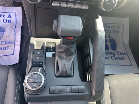 Used 2025 Toyota Tacoma TRD Off-Road w/ TRD Off Road Upgrade Package AWD/4WD image 20