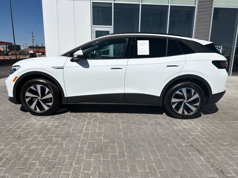 Used 2023 Volkswagen ID.4 Pro image 3