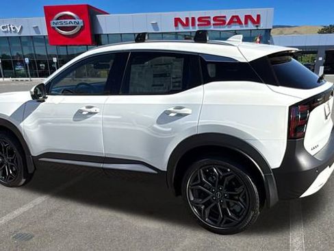 New 2025 Nissan Kicks SR image 5