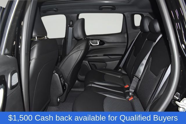 New 2026 Jeep Compass Latitude w/ Sun and Sound Group AWD/4WD image 29
