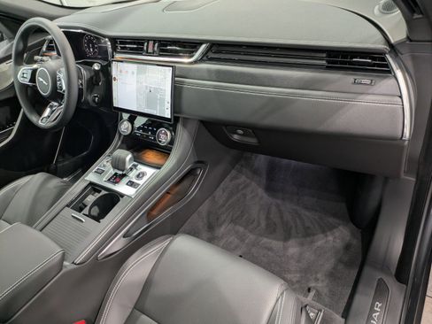 New 2026 Jaguar F-PACE R-Dynamic S image 28
