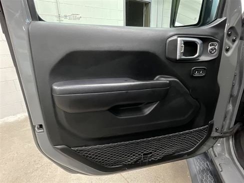 Used 2019 Jeep Wrangler Unlimited Sport S AWD/4WD image 9