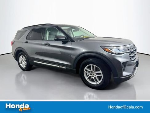 Used 2025 Ford Explorer Active RWD image 1