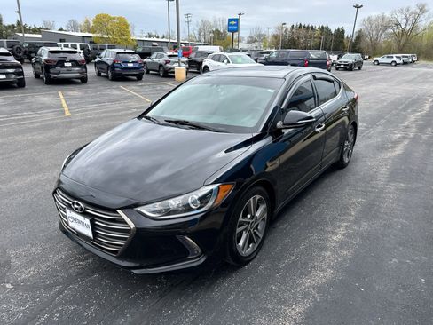 Used 2017 Hyundai Elantra Limited w/ Limited Ultimate Package 05 FWD image 3