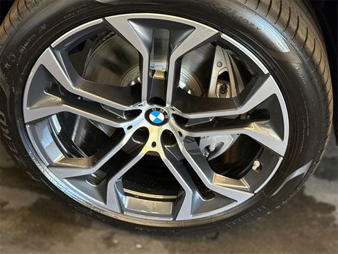 New 2026 BMW X5 xDrive50e w/ Executive Package image 15