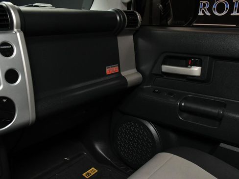 Used 2008 Toyota FJ Cruiser 4WD image 30
