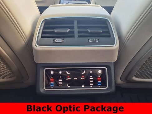 Used 2024 Audi Q8 e-tron Premium Plus w/ Premium Plus Package image 30