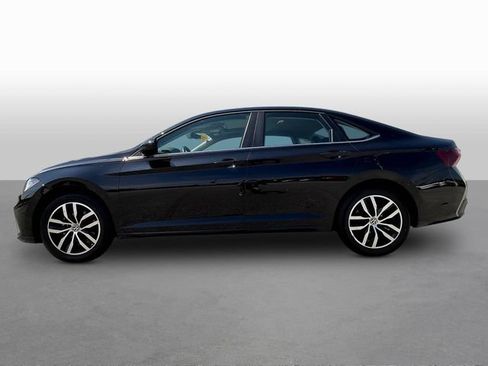 Used 2025 Volkswagen Jetta SE FWD image 4