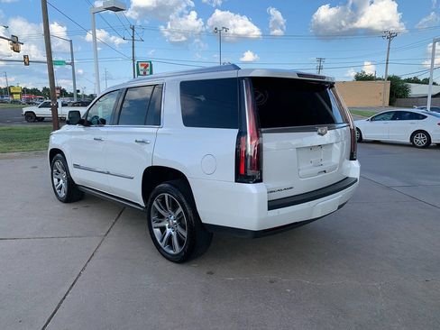 Used 2016 Cadillac Escalade Premium AWD/4WD image 5