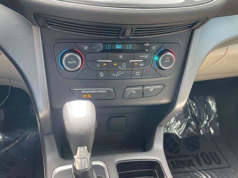 Used 2017 Ford Escape SE w/ Equipment Group 201A image 28