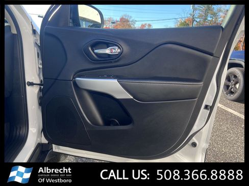 Used 2022 Jeep Cherokee Latitude w/ Sun & Sound Group image 22