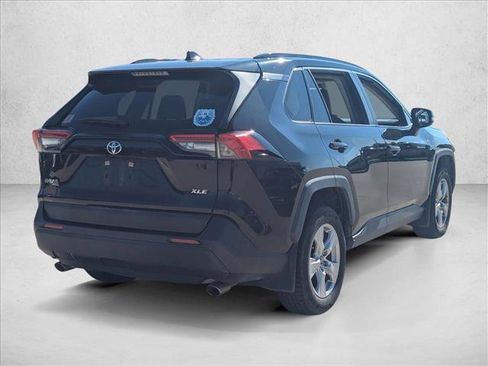 Used 2019 Toyota RAV4 XLE w/ Convenience Package image 5