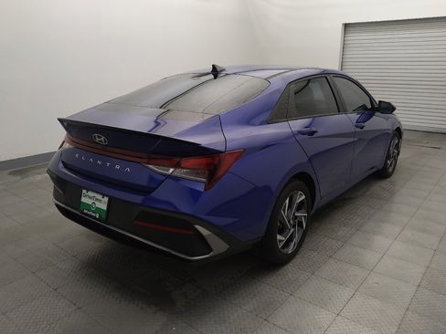 Used 2025 Hyundai Elantra Sport FWD image 9