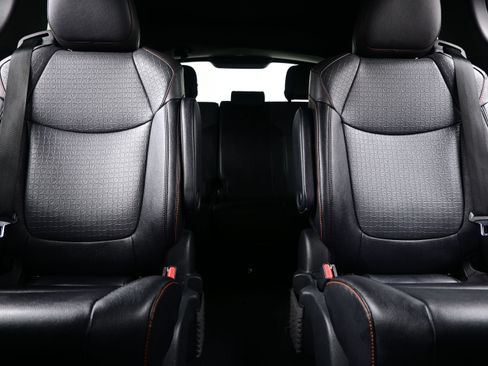 Used 2024 Toyota Sienna XSE w/ XSE Plus Package AWD/4WD image 15