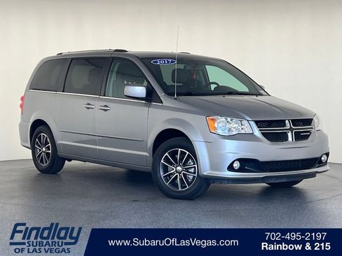 Used 2017 Dodge Grand Caravan SXT w/ Rear Park Assist Package FWD image 1